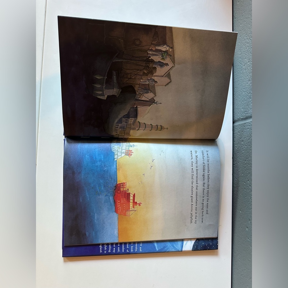 The Search for the Giant Arctic Jellyfish Book - Chloe Savage - Picture 5 of 9